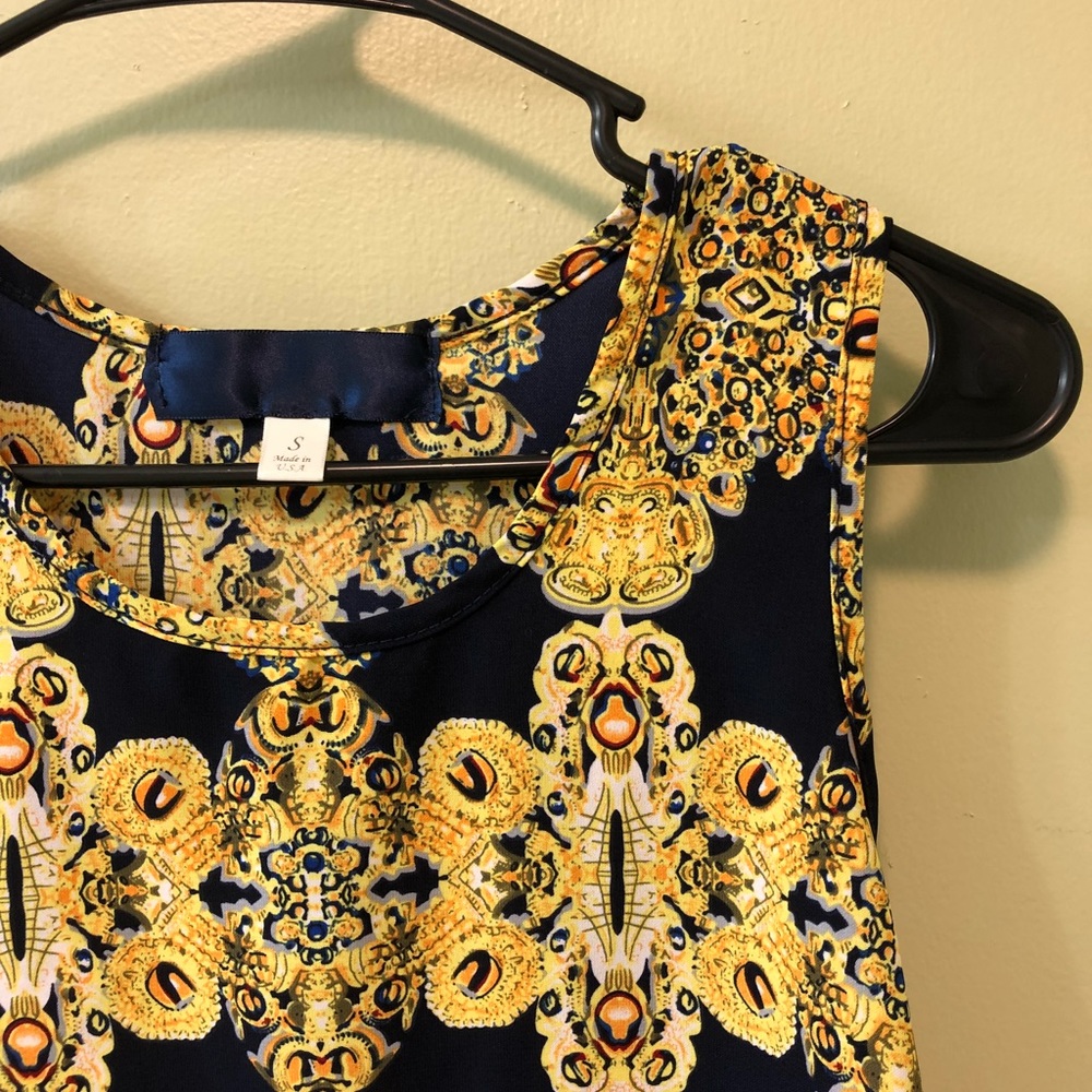 Kaleidoscope patterned tank